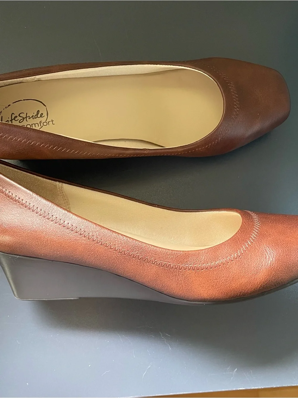 Life Stride Brown Wedges New With Tags Size 9